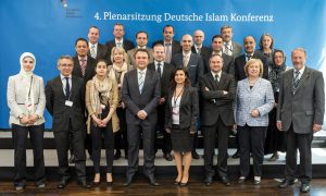 Emsaller Arasında Diyalog (Mu?)