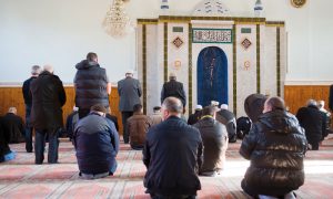 Müslüman Kurumlar  Türkiye’ye Ne Kadar Bağlı?