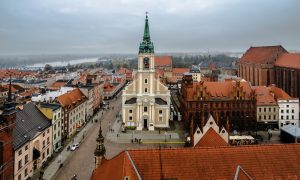 Polonya: 14 Yaşındaki Türk Kızı Ten Rengi Farklı Olduğu İçin Saldırıya Uğradı