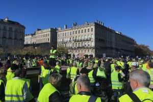 Fransa’da Yüzbinlerce Kişi Akaryakıt Zamlarına Karşı Sokağa İndi