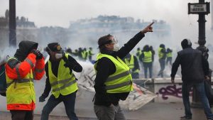 Fransa’da Akaryakıttaki Ek Verginin Askıya Alınması Bekleniyor