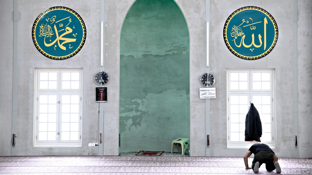 Hollanda’da 30 Yıllık Tartışma: İmam Eğitimi