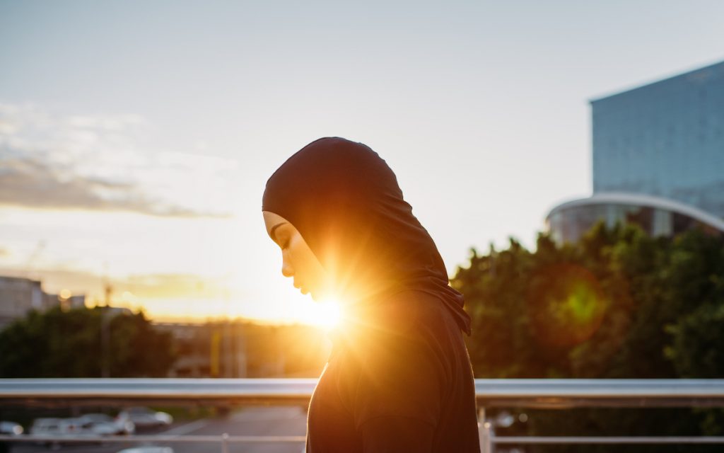 Hollanda’da Örnek Karar: Başörtünün Çıkarılmasını İstemek Ayrımcılıktır