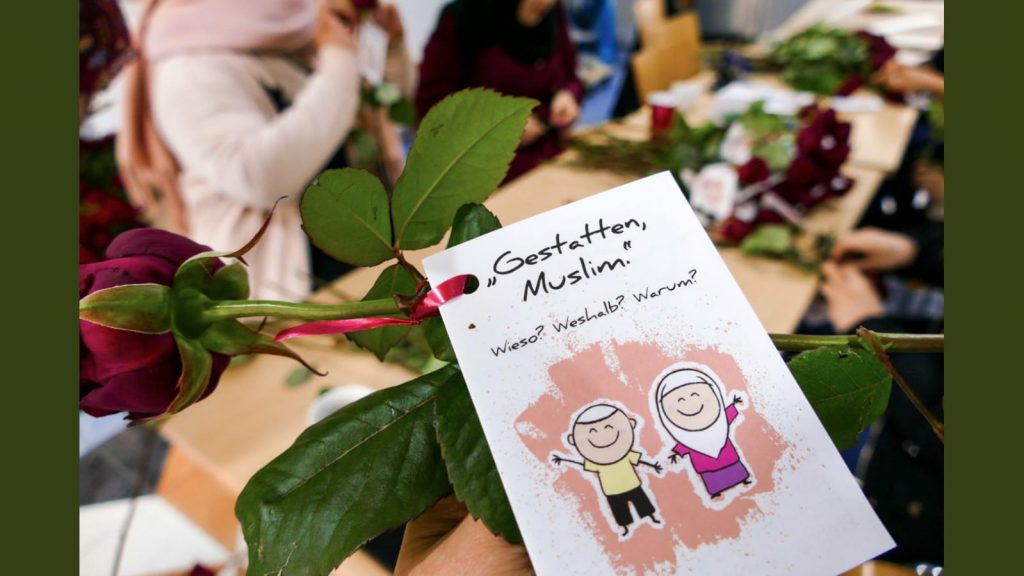 Ön Yargıları Yıkmayı Hedefleyen Aksiyon: Buyrun Ben Müslümanım