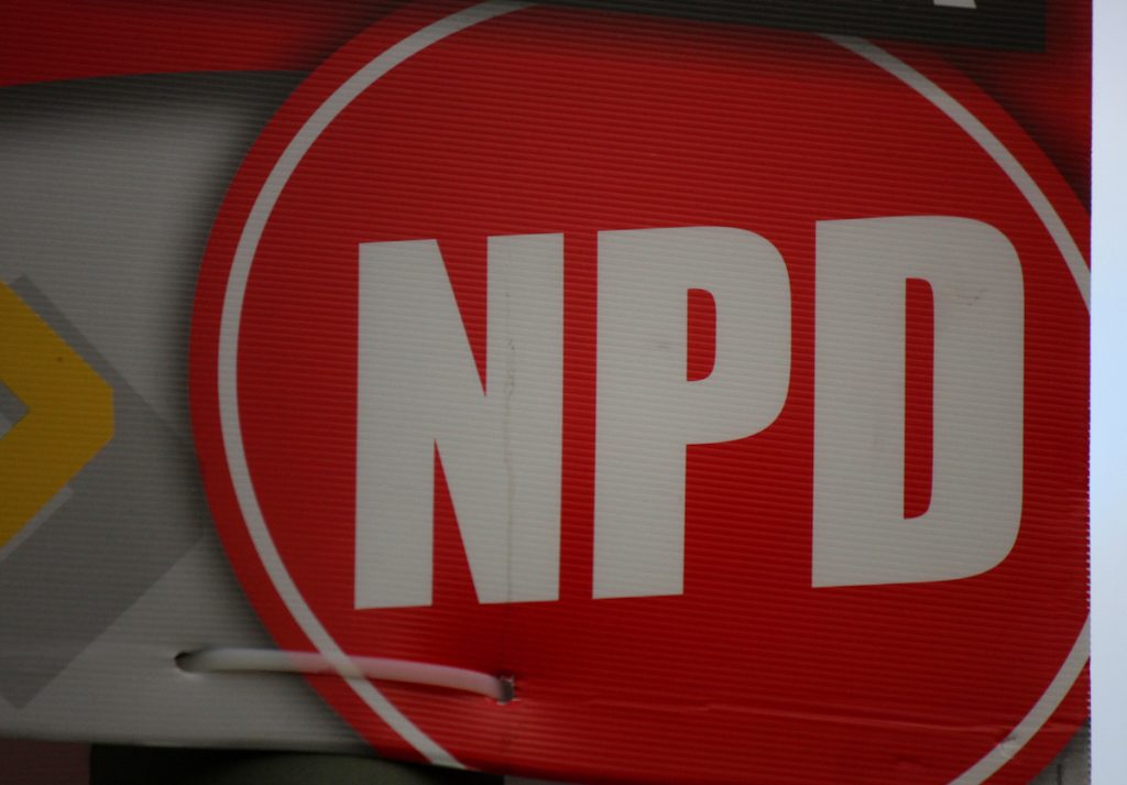 NPD’nin Irkçı Afişlerinin İndirilmesine Mahkemeden Onay