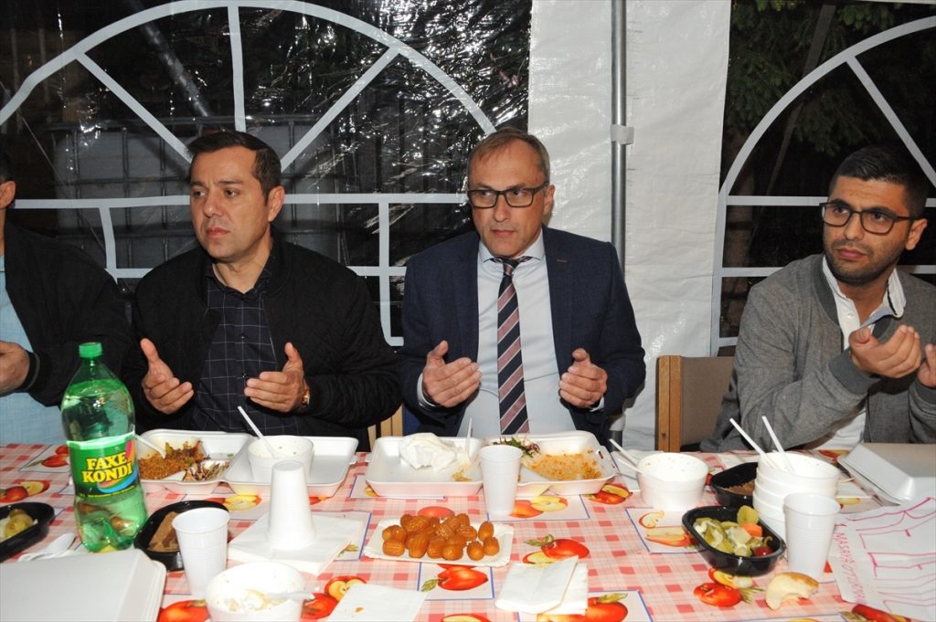 Aşırı Sağcı Lidere Tepki: “Yaptıkları Tamamen Terbiyesizlik, Saygısızlık ve Provokasyon”