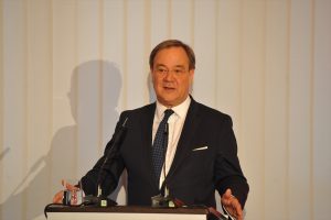 KRV Başbakanı Laschet: “Müslümanlar Bizim Toplumumuzun Bir Parçasıdır”