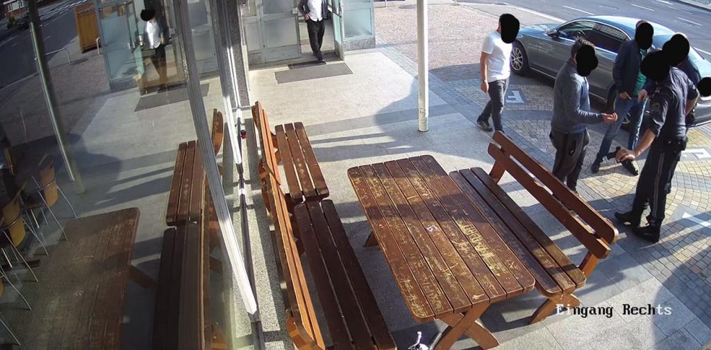 Avusturya’da Camide Silahlı “Sahte Polis” Paniği: Tehdit Etti, Serbest Bırakıldı