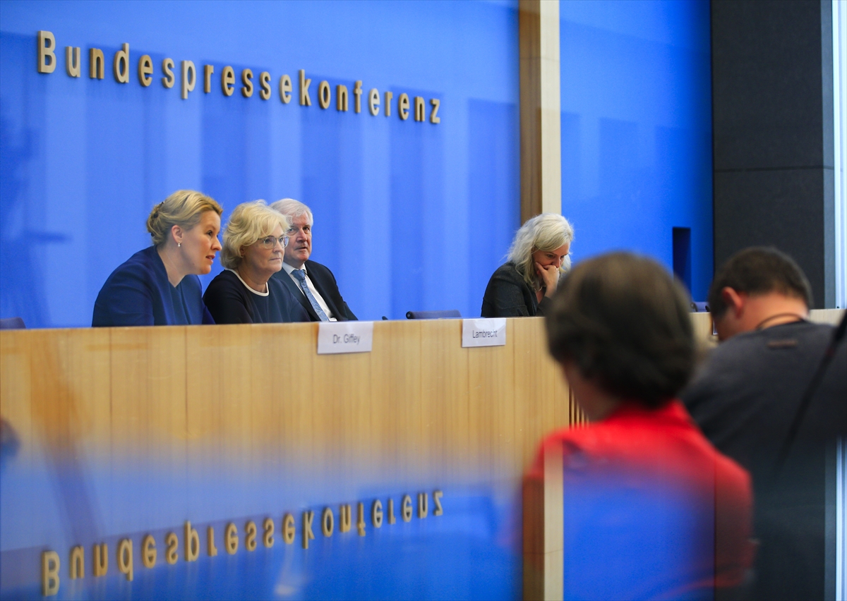 Almanya İçişleri Bakanı