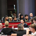 Fransa’da Aşırı Sağ, Meclisi Ziyaret Eden Başörtülü Anneye Tahammül Edemedi