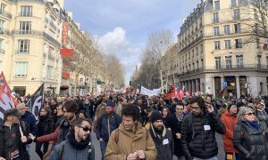 Fransa’da Emeklilik Reformu Protestoları Sürüyor