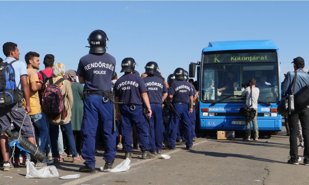 Macaristan, Sırbistan sınırındaki sığınmacı kamplarını kapatacak