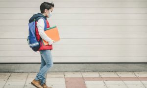 Almanya’da Okul Çağındaki Çocuklar İçin Kovid-19 Aşısı Belirsizliği