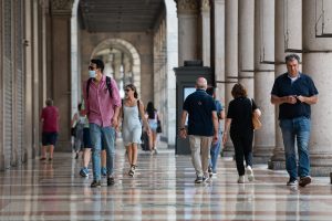 Avrupa Ülkelerinde Artan Kovid-19 Vakaları Kısıtlamaları Beraberinde Getiriyor