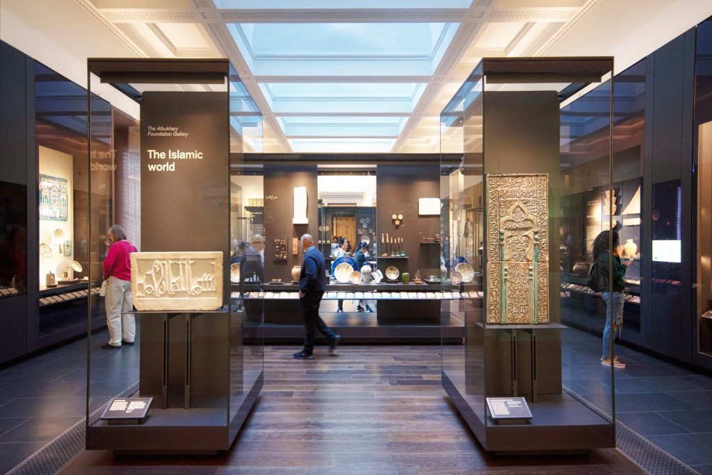 “İslami Sanat Sergileri Müslümanlardan Kopuk”