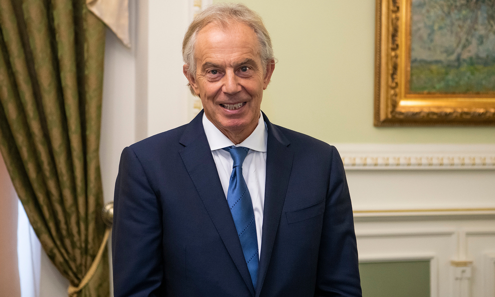 Irak Savaşındaki Desteği Nedeniyle Şövalyelik Unvanının İptali İsteniliyor