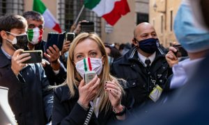 Aşırı Sağcı Lider Düzensiz Göçü Önlemek İçin Denizden Abluka Önerdi