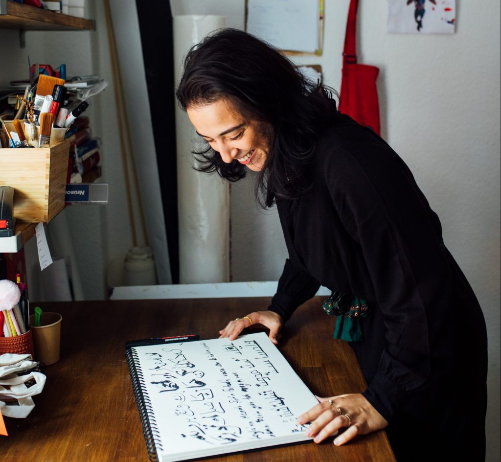 Fatma Özay: “Dünyayı Resimlerimde Arıyorum”