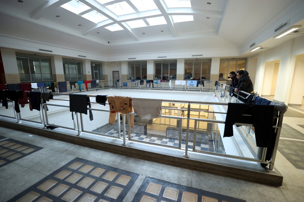 Kaderlerine Terk Edilen Sığınmacılar Yaşam Savaşı Veriyor